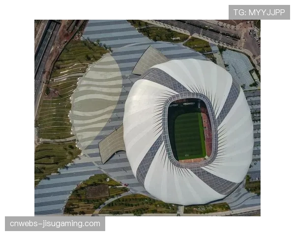 重庆龙兴足球场中超首秀倒计时：六万人专业球场的最后调试